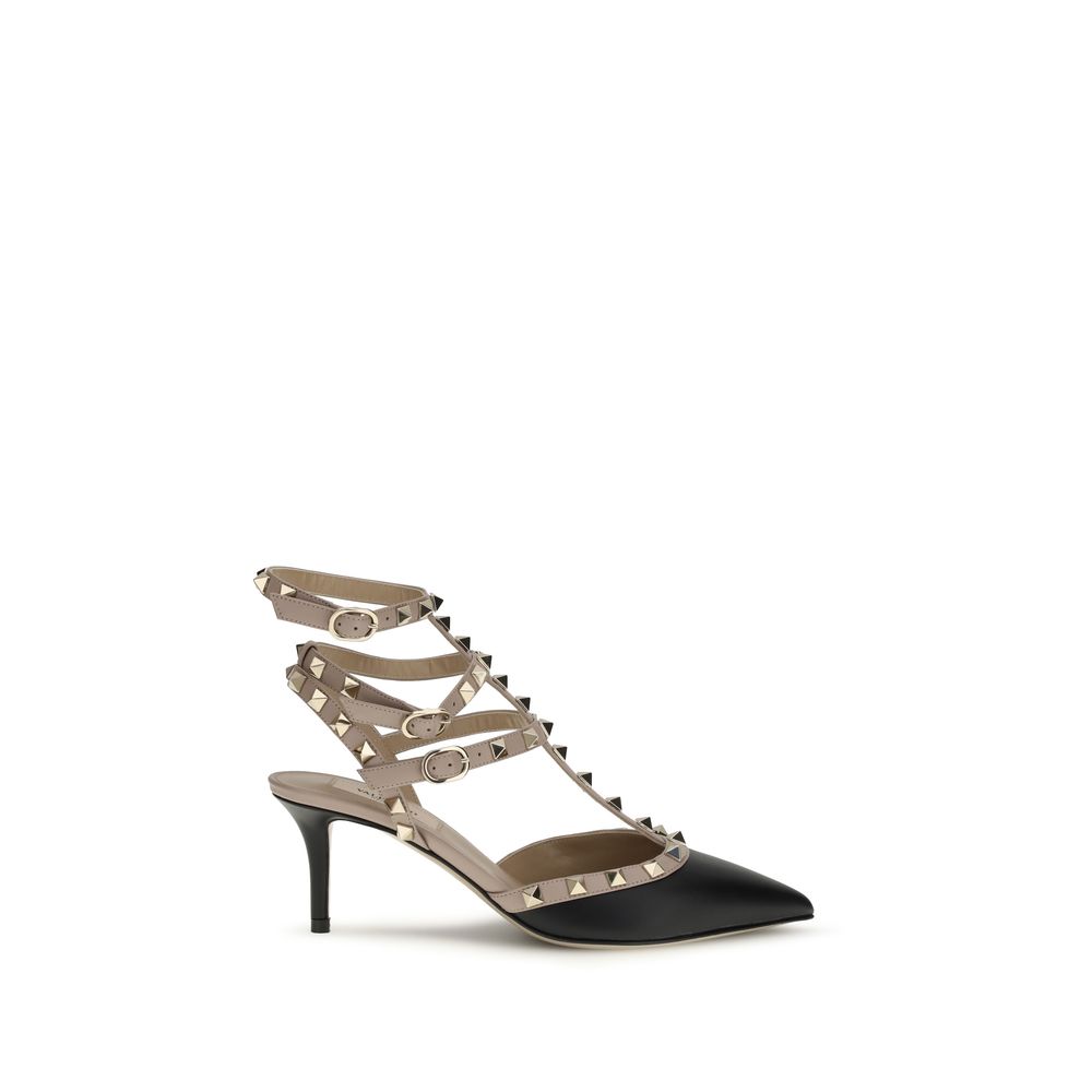 Valentino Garavani Rockstud Pumps in Black Leather with Medium Heel