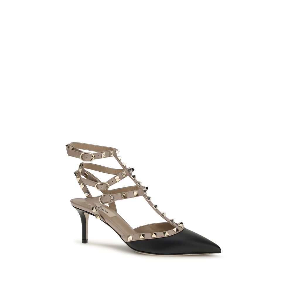 Valentino Garavani Rockstud Pumps in Black Leather with Medium Heel