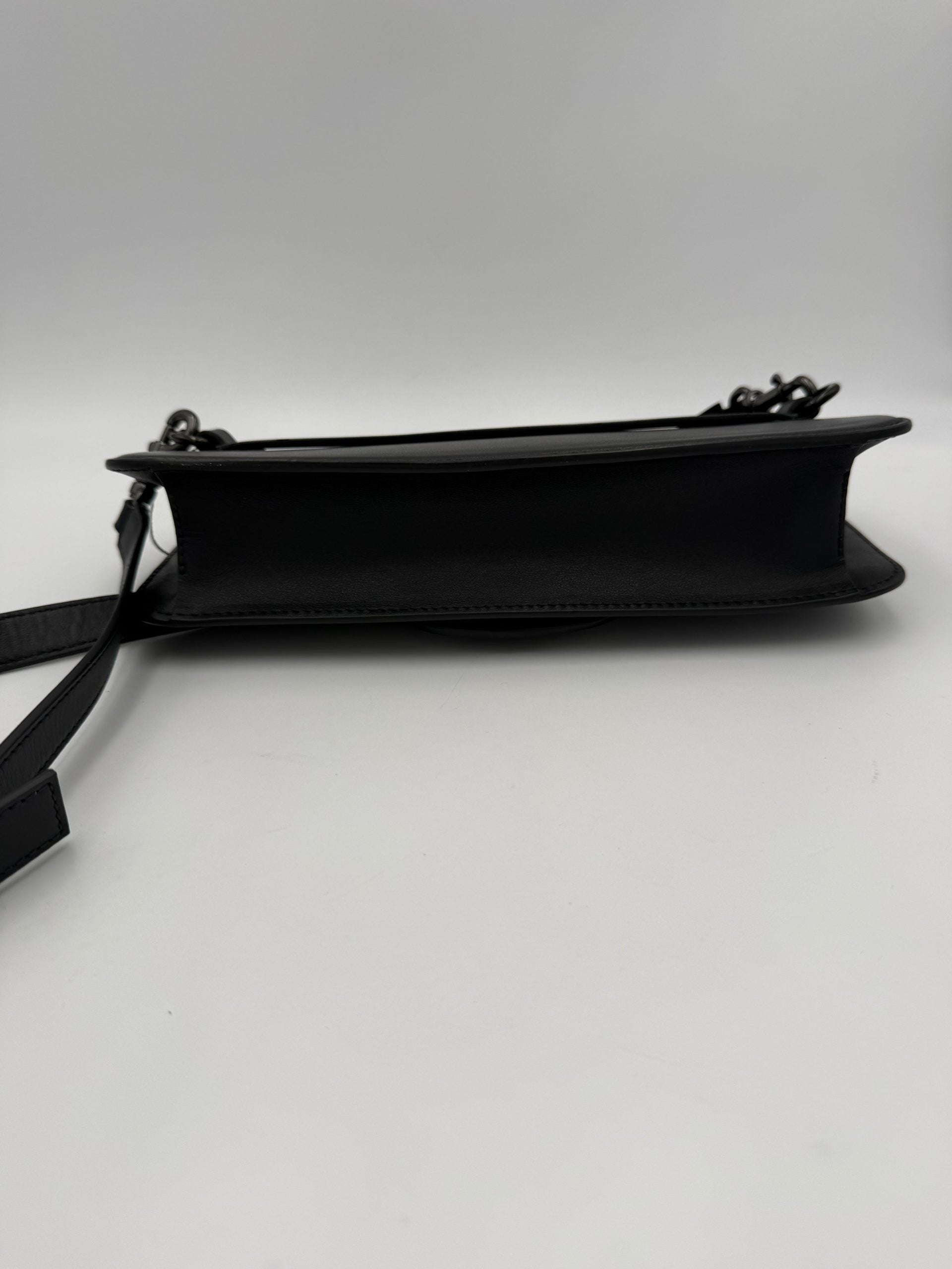 Valentino Garavani VALENTINO GARAVANI VLOGO Black Handbag