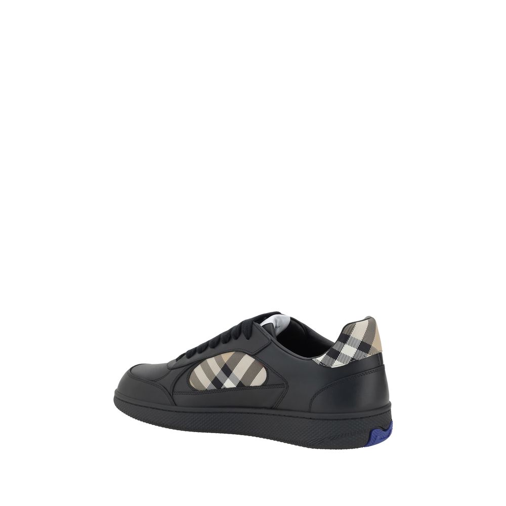 Sneakers Low Top Burberry in Pelle Nera, Pannello Check Laterale e EKD