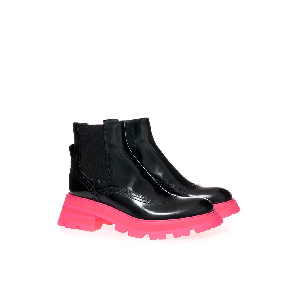 Alexander McQueen Chelsea Boot in Pelle Spazzolata Suola Fluo Rosa
