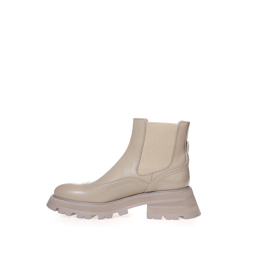 Alexander McQueen Chelsea Boot in Pelle Spazzolata Taupe Suola Oversize