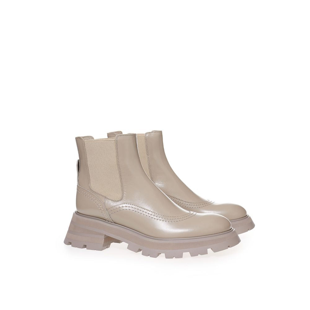 Alexander McQueen Chelsea Boot in Pelle Spazzolata Taupe Suola Oversize