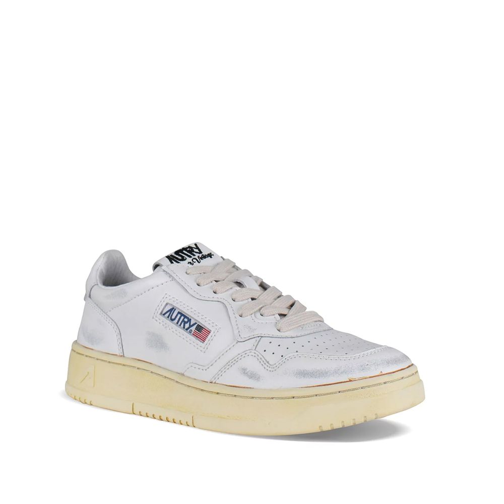 Autry Medalist Low Distressed da Donna in Pelle Bianca, Indonesia