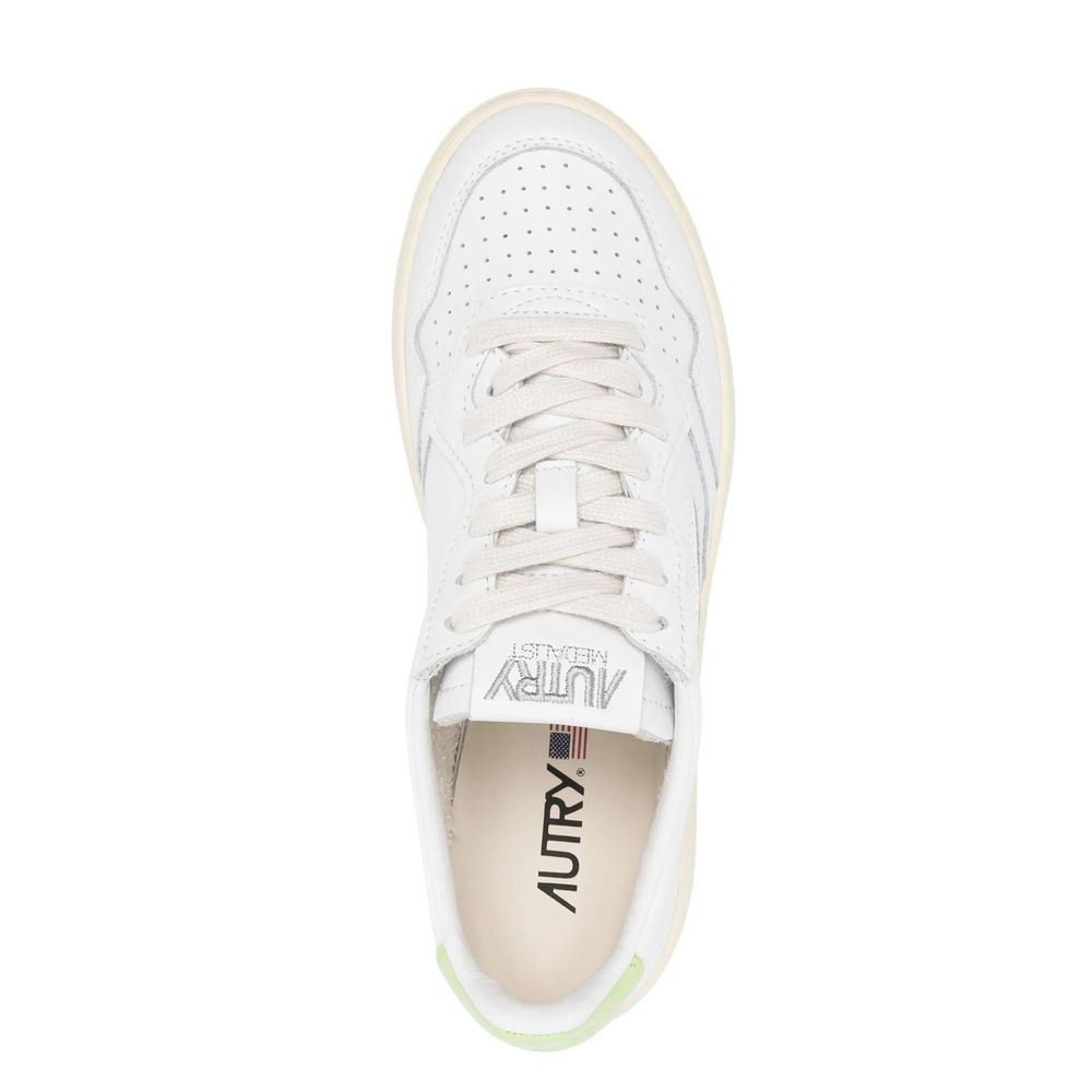 Autry Medalist Low da Donna in Pelle Bianca, Made in Italy