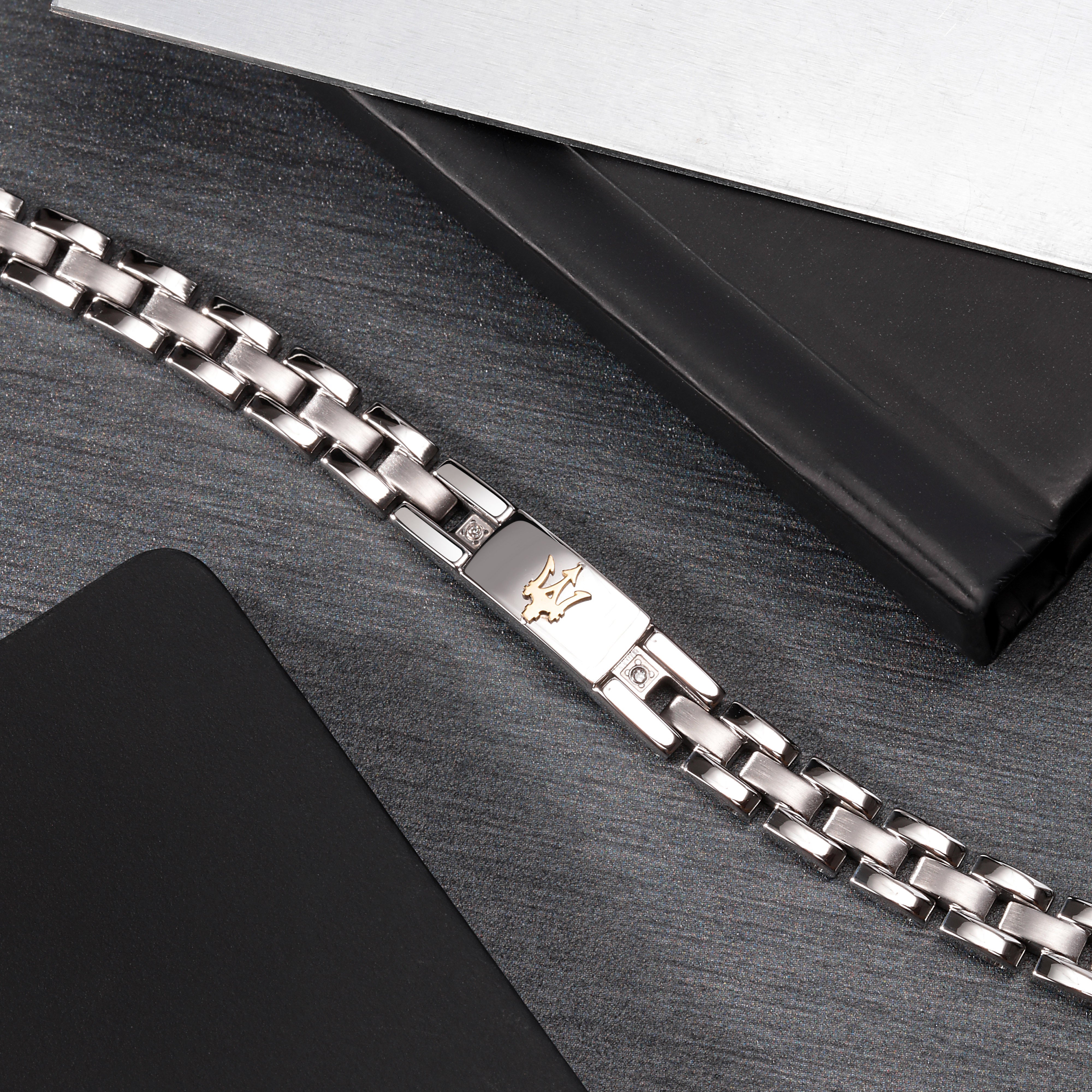 Maserati Diamonds Men's Bracelet Jm221Aty04