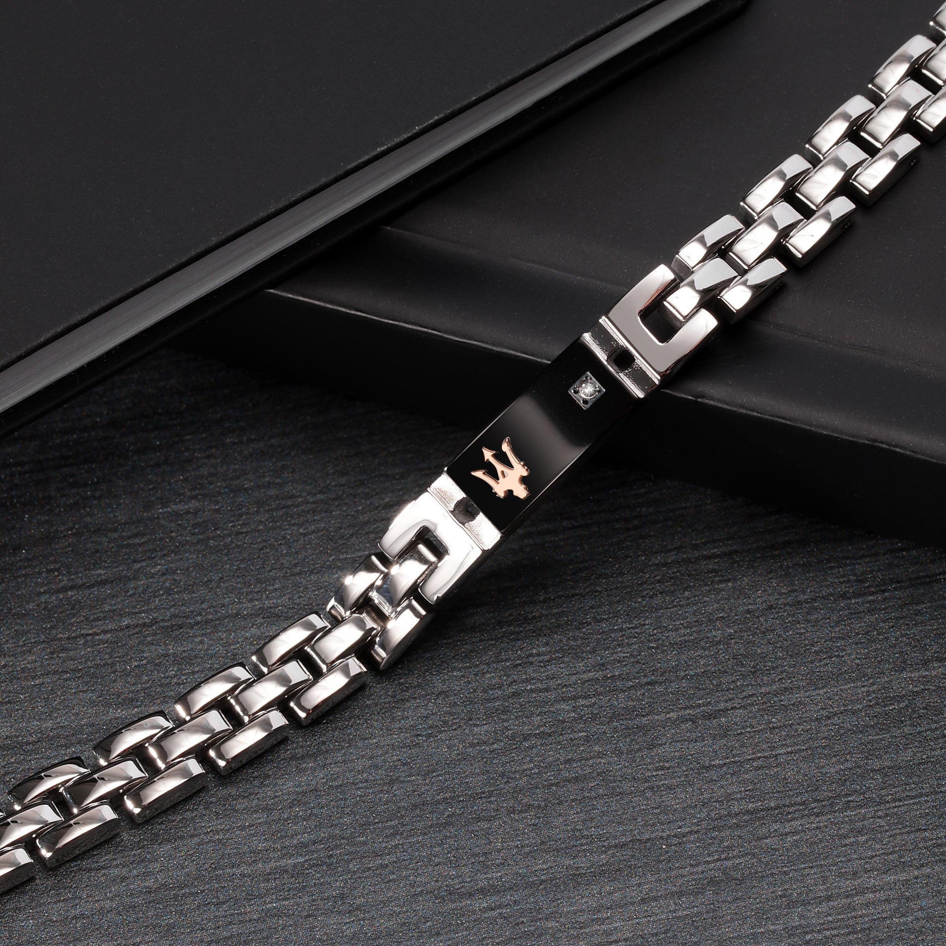 Maserati Diamonds Men's Bracelet Jm221Aty05