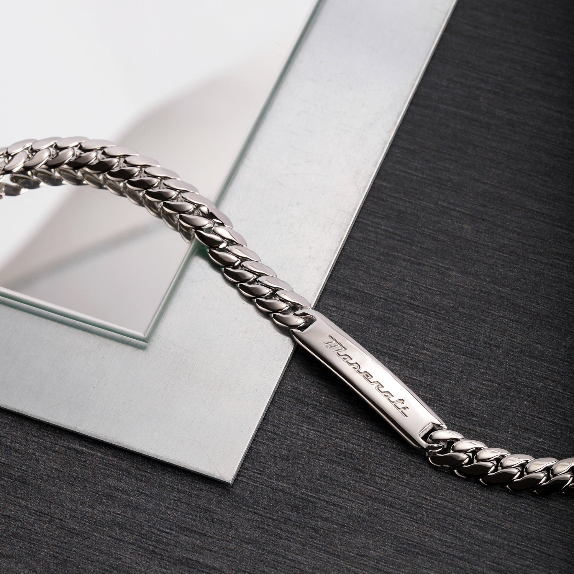 Maserati Iconic Men's Bracelet Jm222Avd06