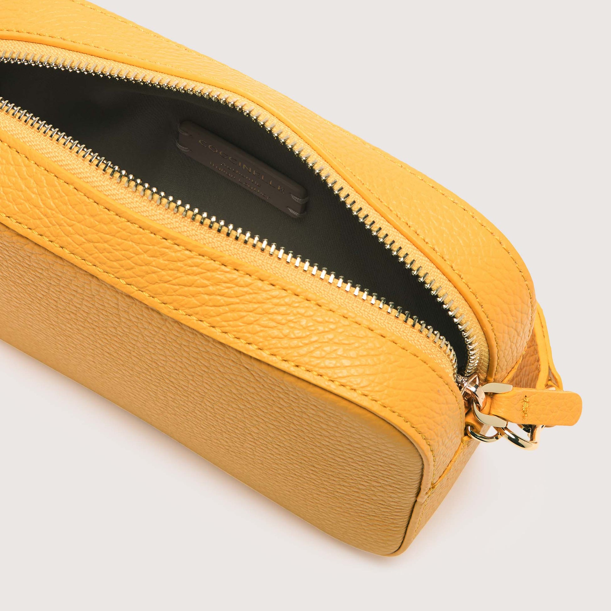 Borsa Coccinelle Tebe in 100% Pelle Colore Giallo