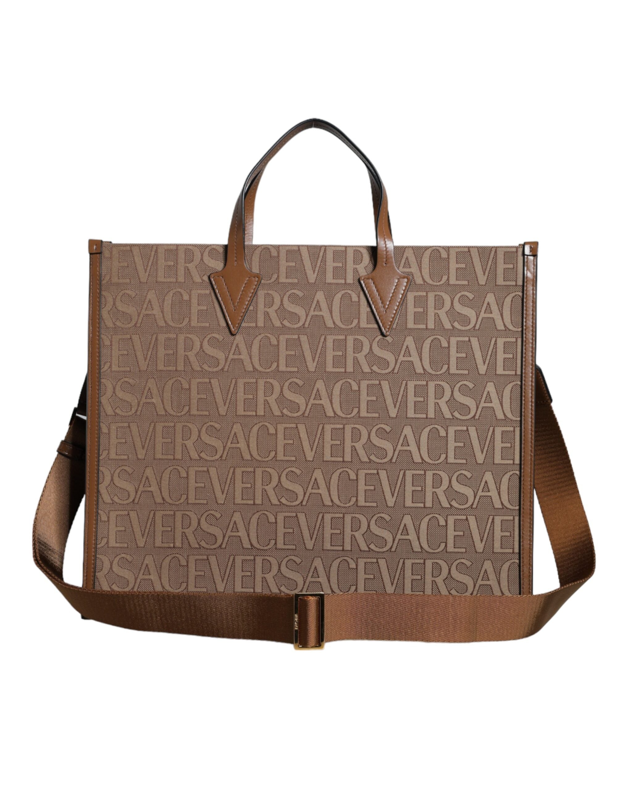 Borsa Tote Maxi Versace in Jacquard Marrone, Dettagli in Pelle e Tracolla 130cm