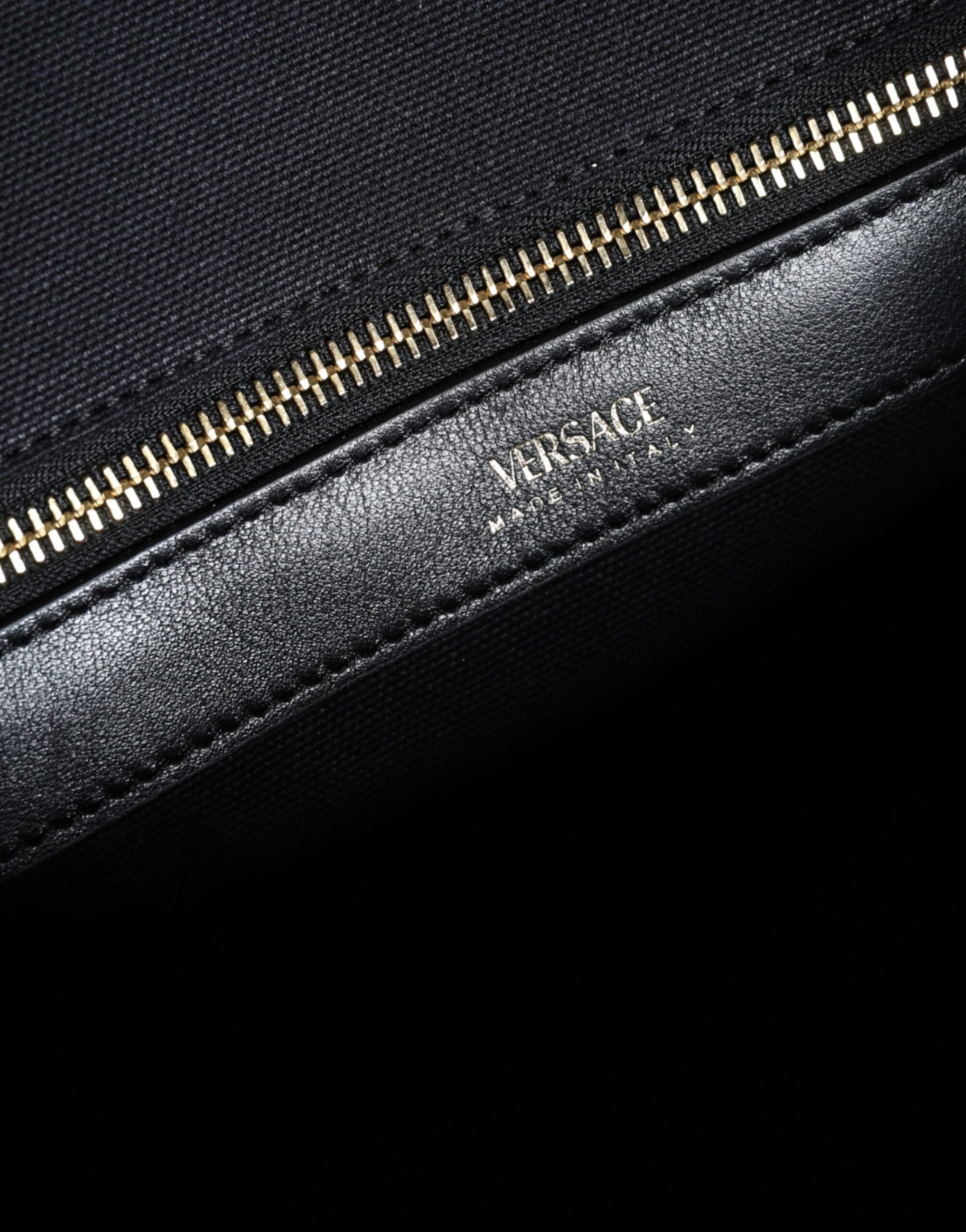 Borsa Tote Media Versace in Tela Nera, Dettagli in Lana e Pelle