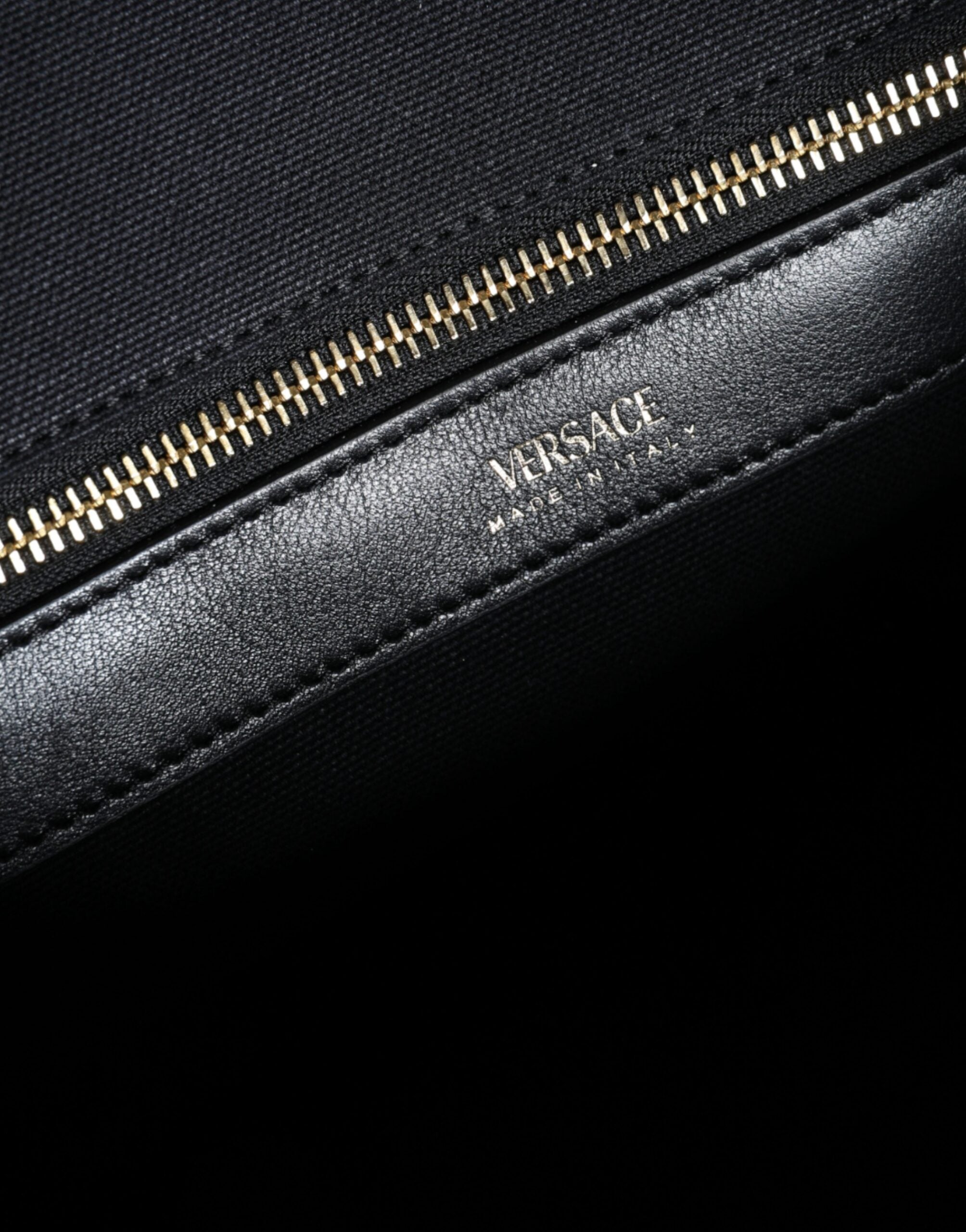 Borsa Tote Media Versace in Tela Nera, Dettagli in Lana e Pelle