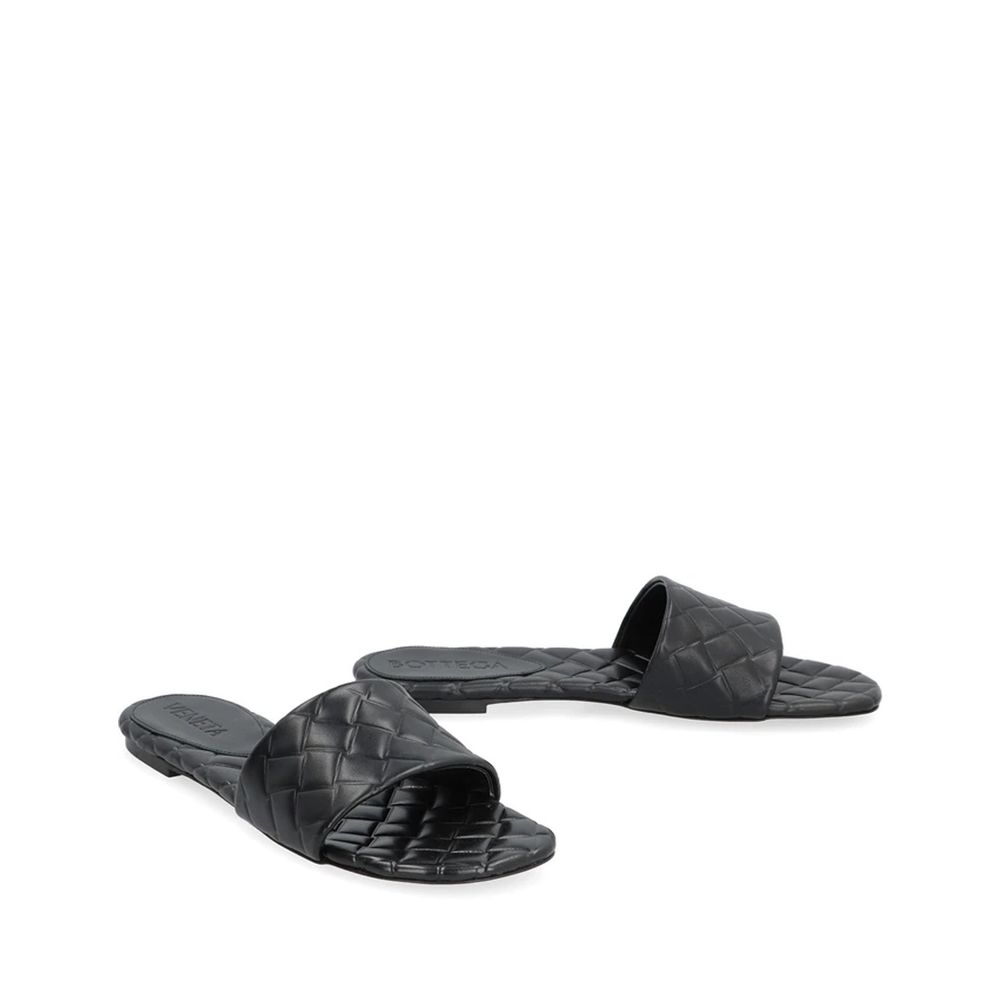 Bottega Veneta Mules Donna in Pelle di Agnello Nera, Intrecciato e Open Toe