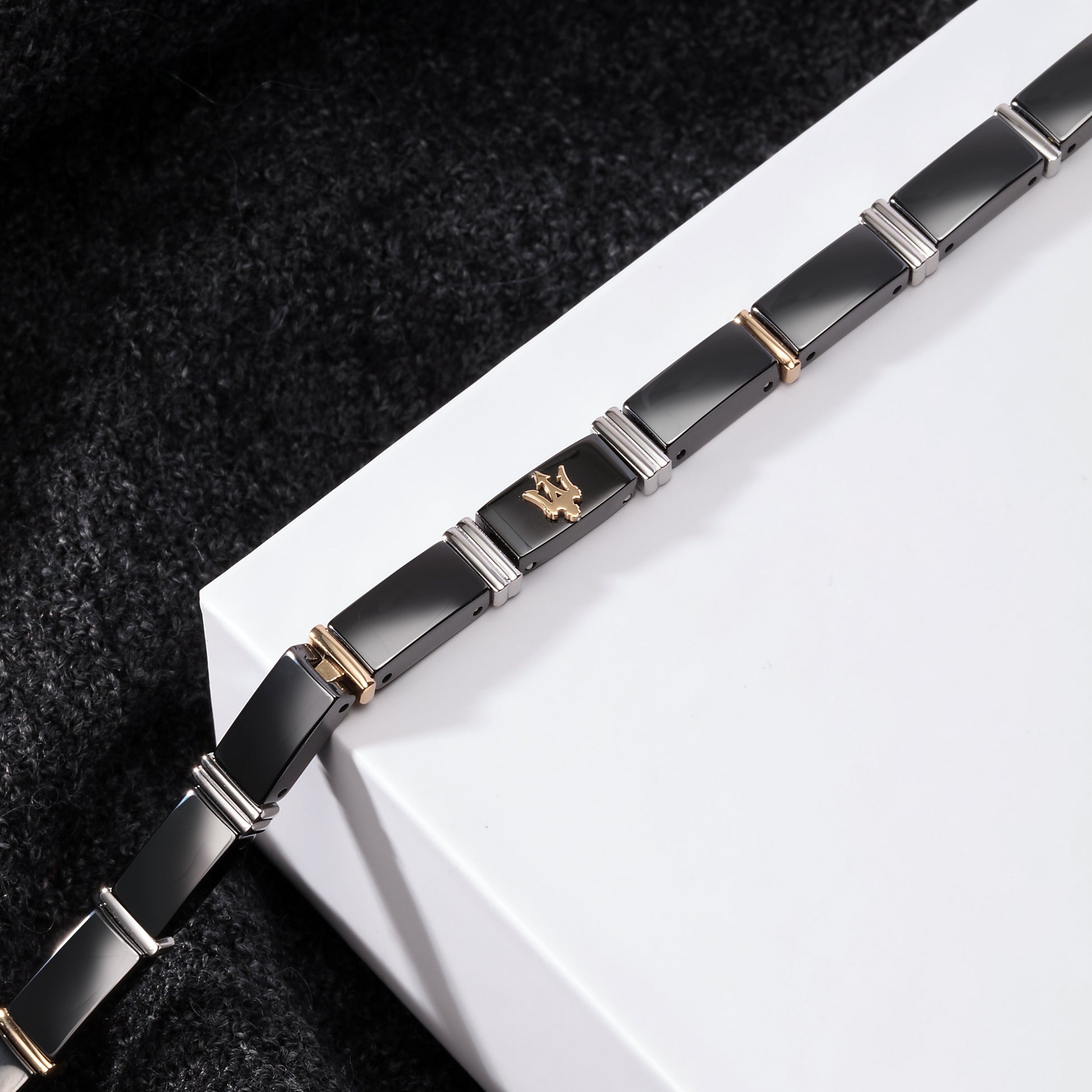 Maserati Ceramic Men's Bracelet Jm221Atz03