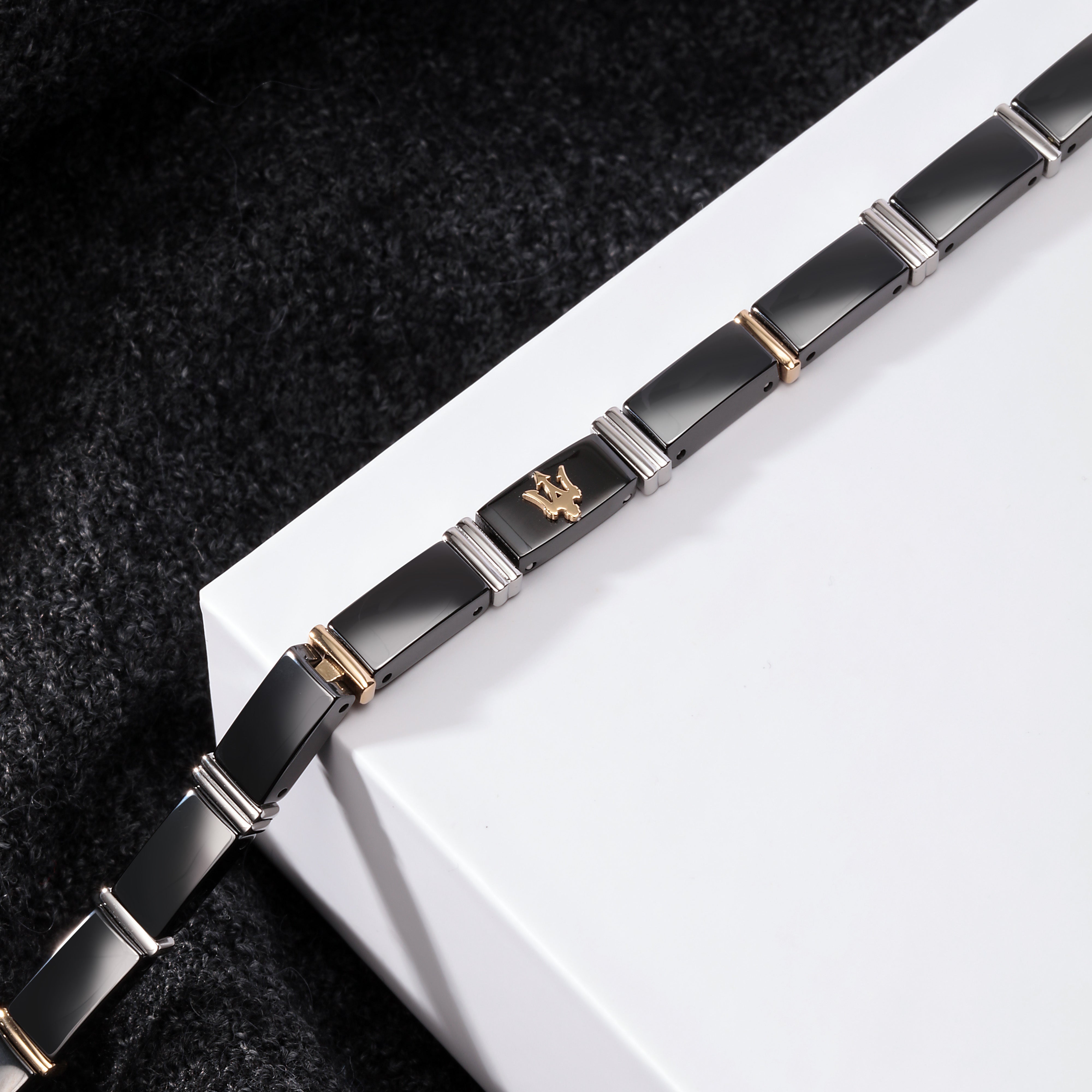 Maserati Ceramic Men's Bracelet Jm221Atz03