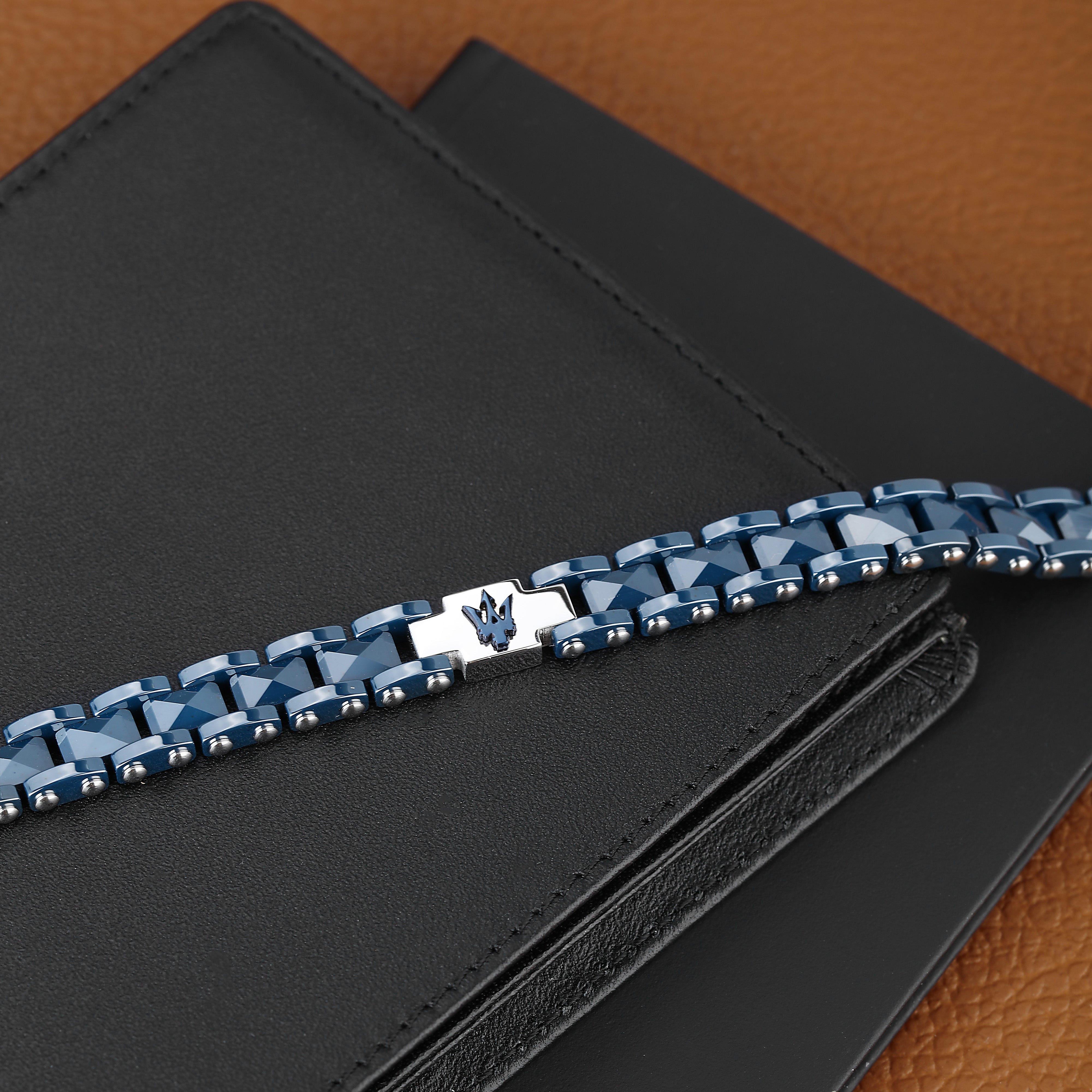 Maserati Ceramic Men's Bracelet Jm422Atz14