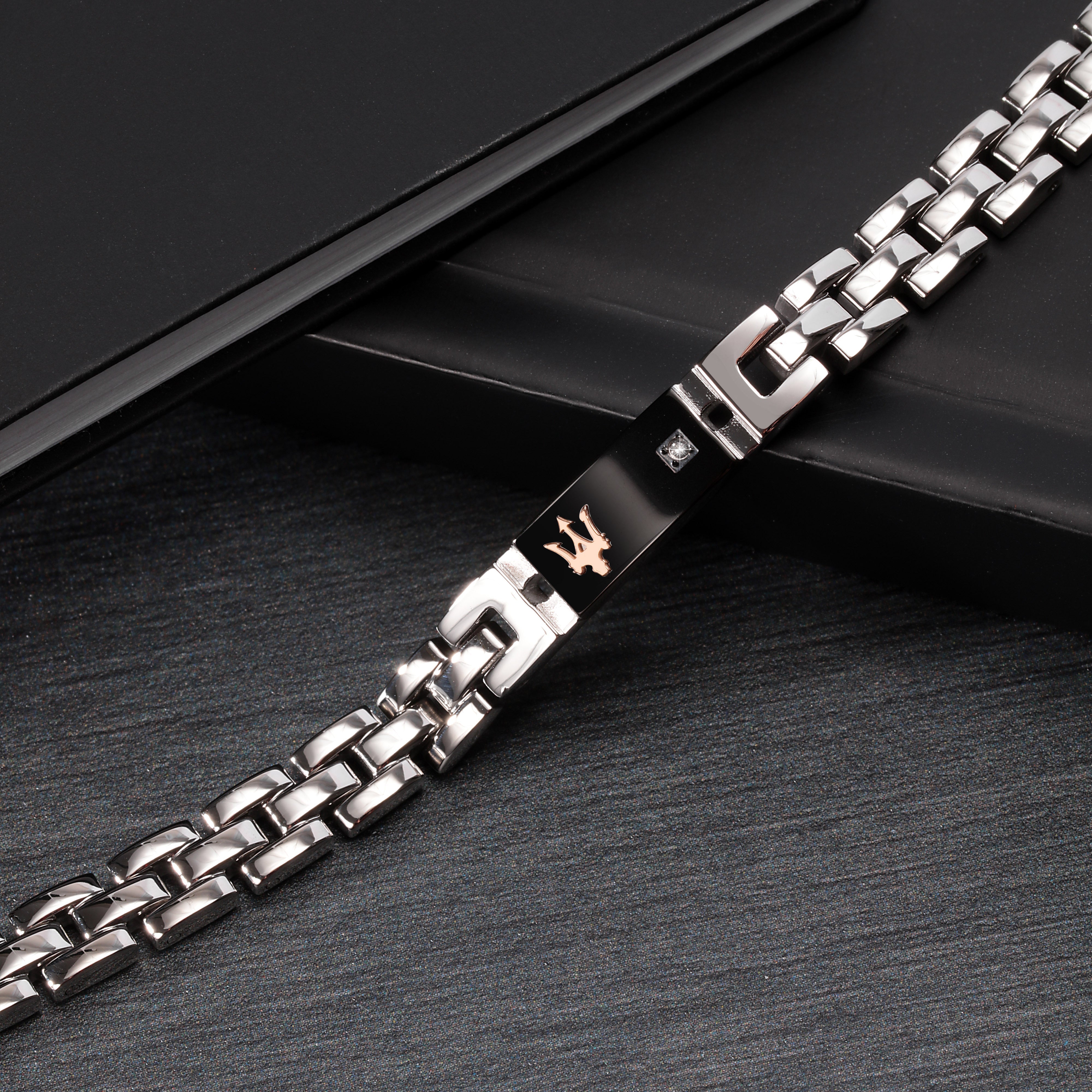 Maserati Diamonds Men's Bracelet Jm221Aty05