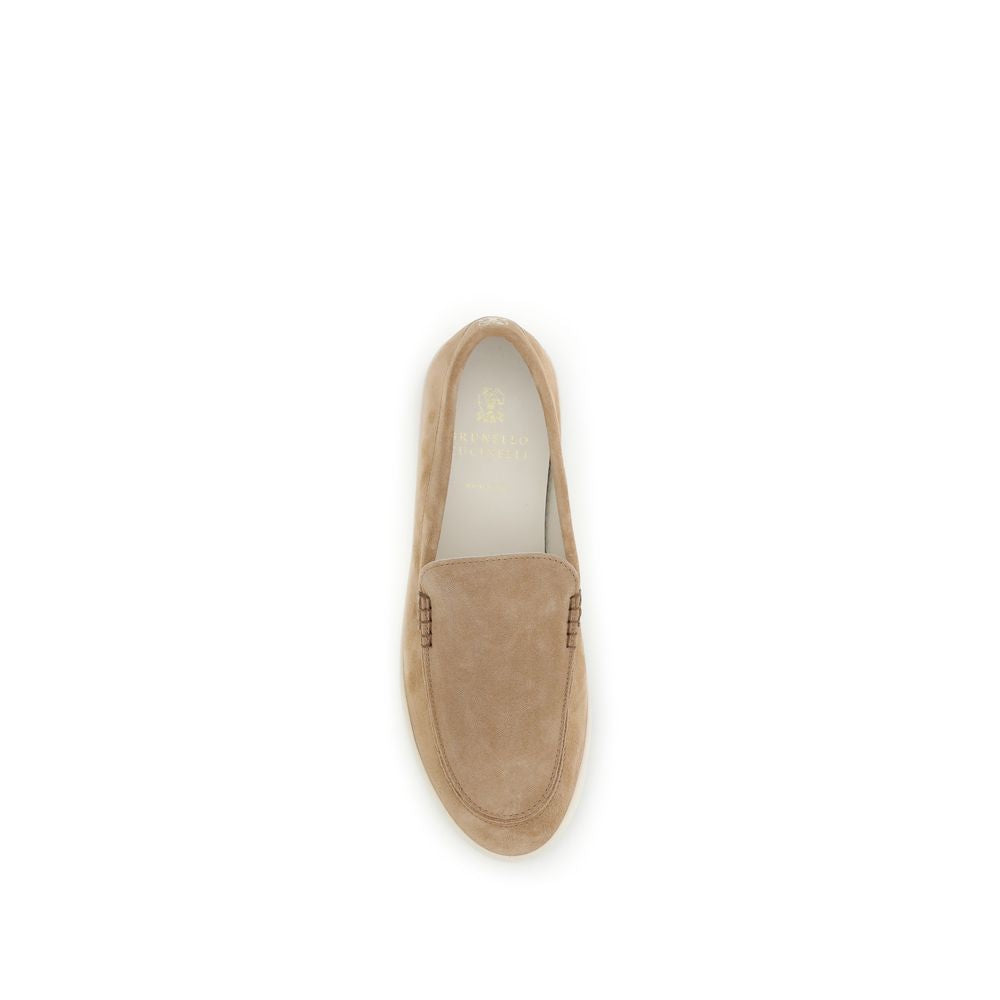Brunello Cucinelli Mocassini Slip-On in Suede Beige, Suola in Gomma a Contrasto