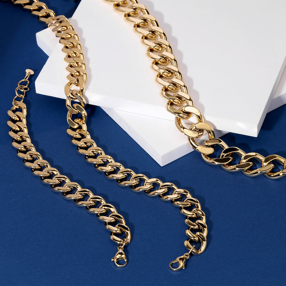 CHIARA FERRAGNI BOSSY CHAIN ​​NECKLACE J19AUW07
