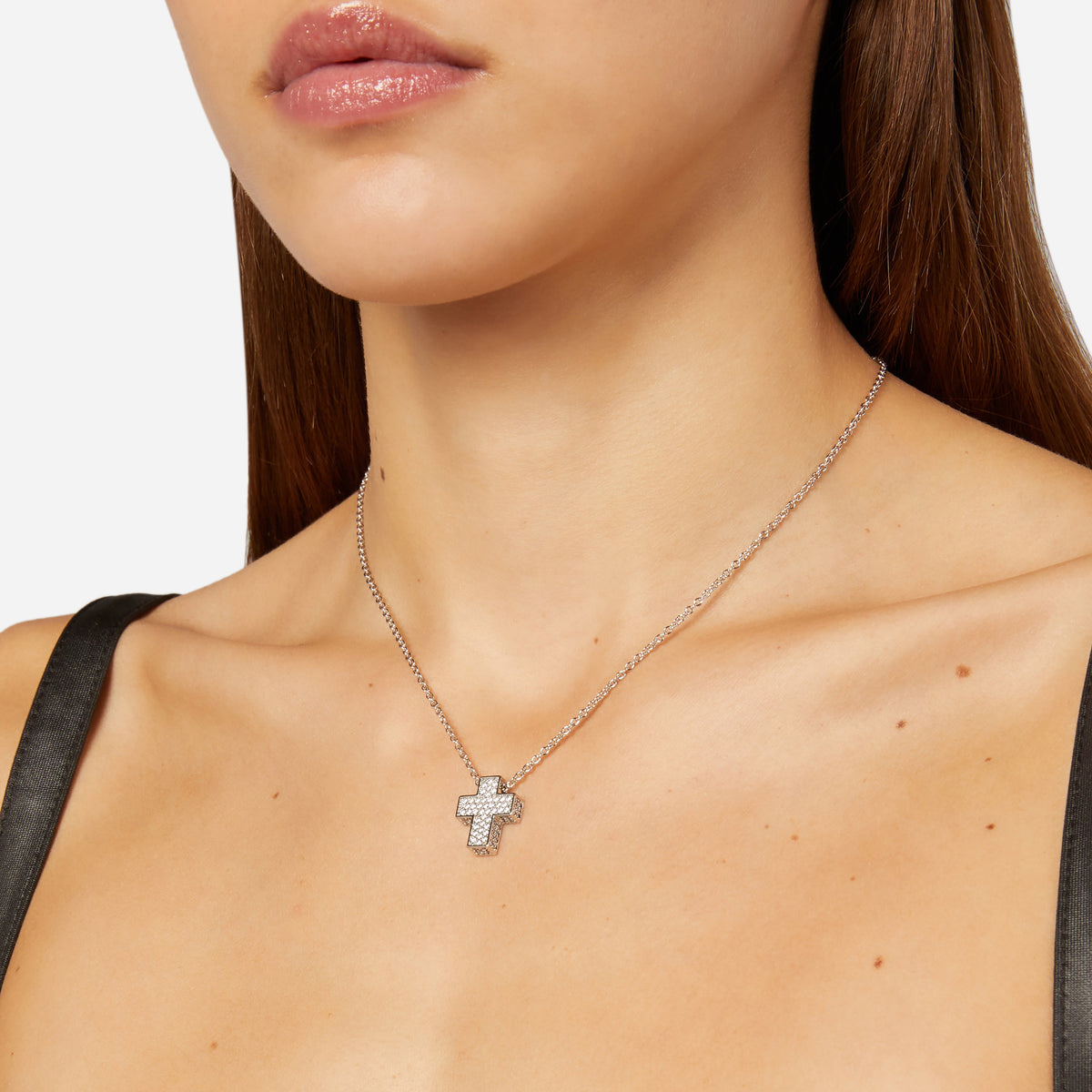 CHIARA FERRAGNI WOMEN'S CROSS NECKLACE J19AWC01