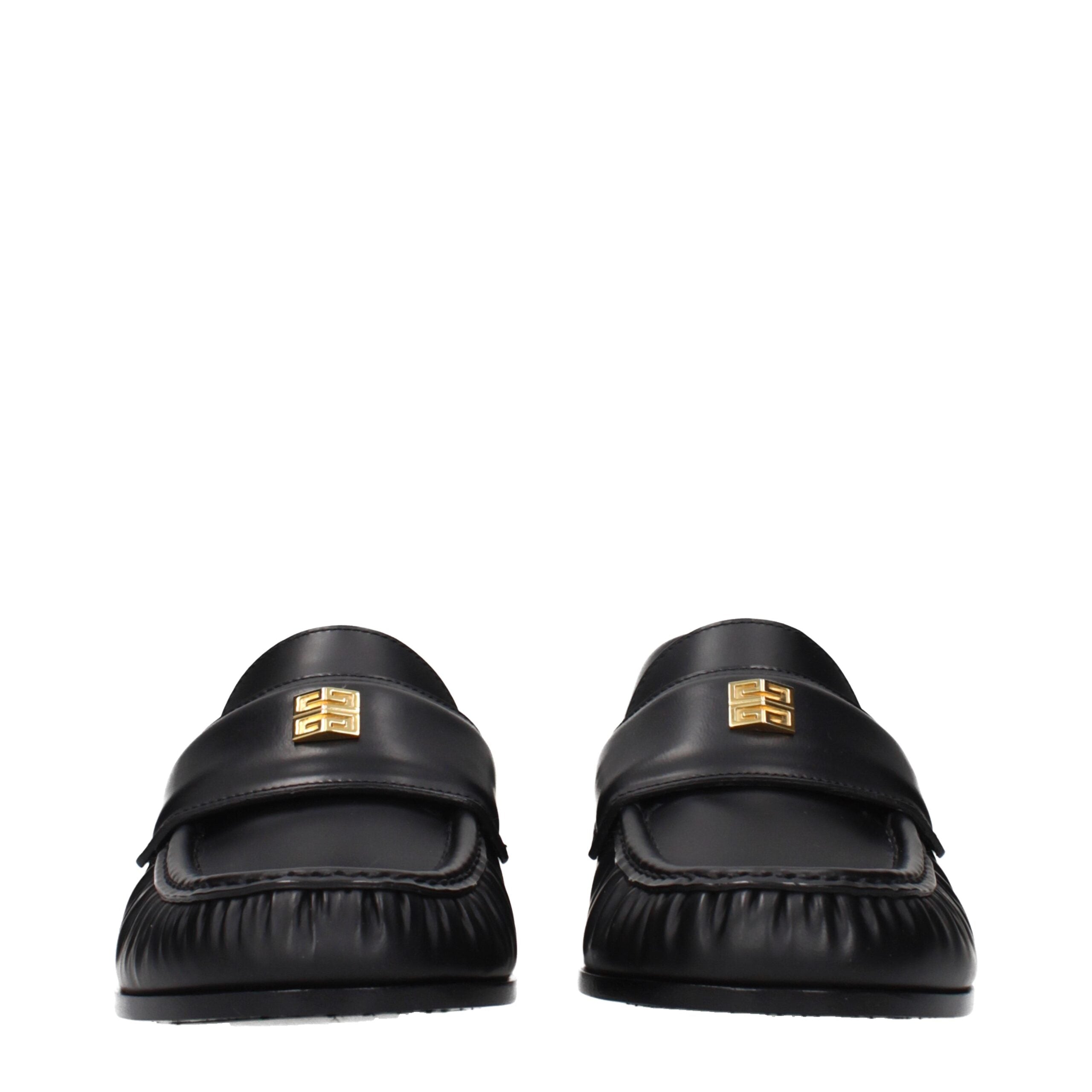 Givenchy Mocassini Slip-On in Pelle Nera con Logo Frontale