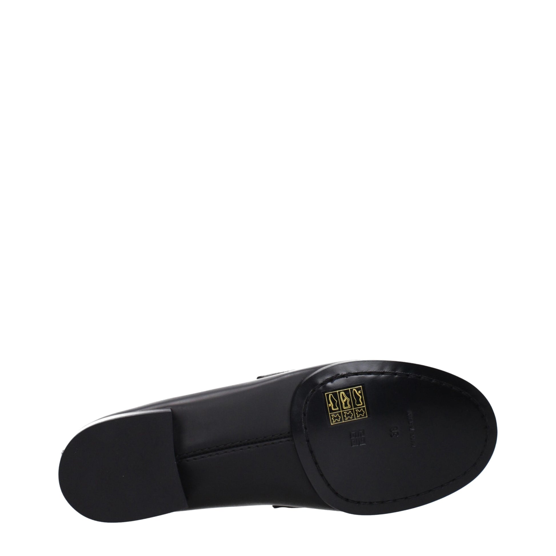 Givenchy Mocassini Slip-On in Pelle Nera con Logo Frontale