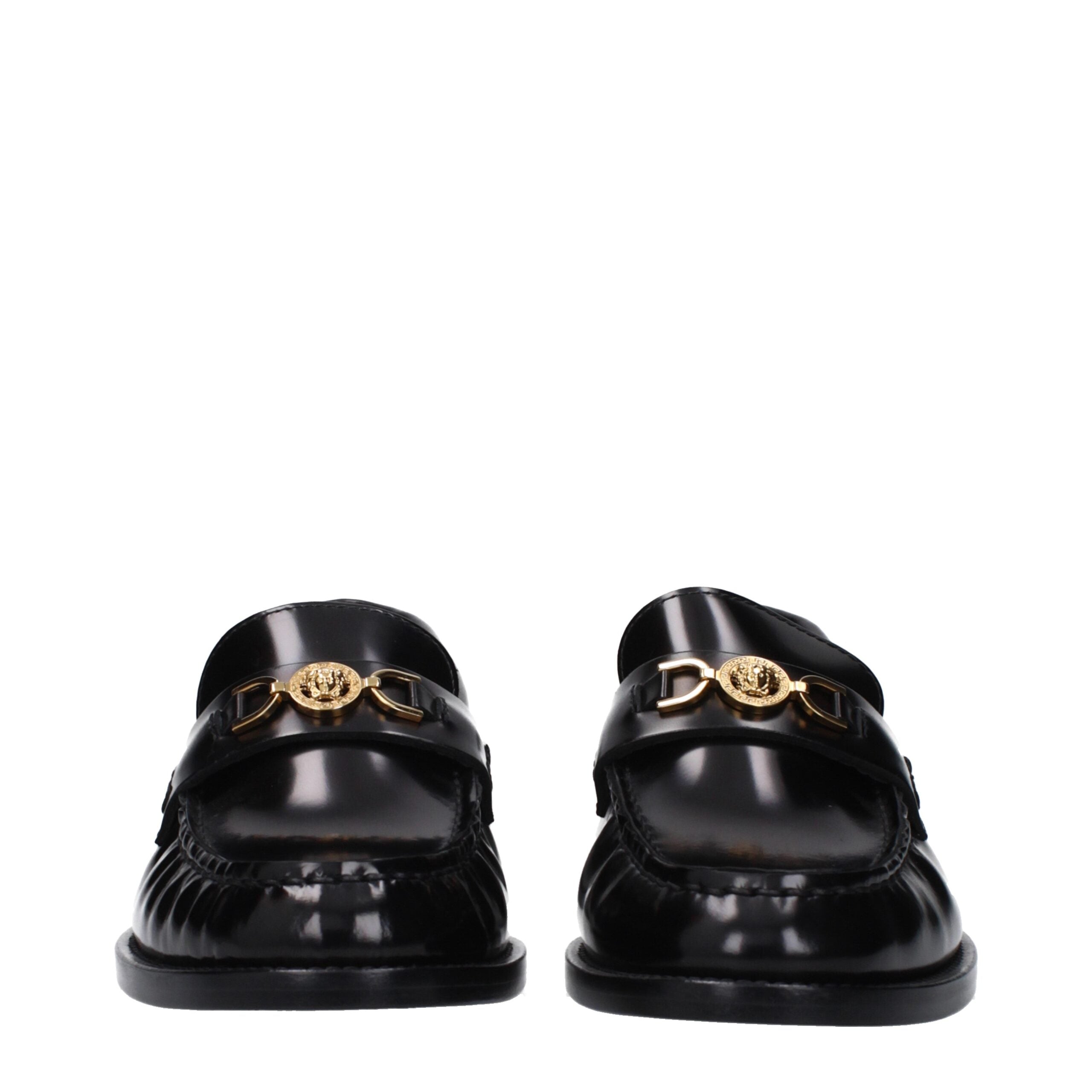Mocassini Slip-On Versace in Pelle Nera, Logo Frontale