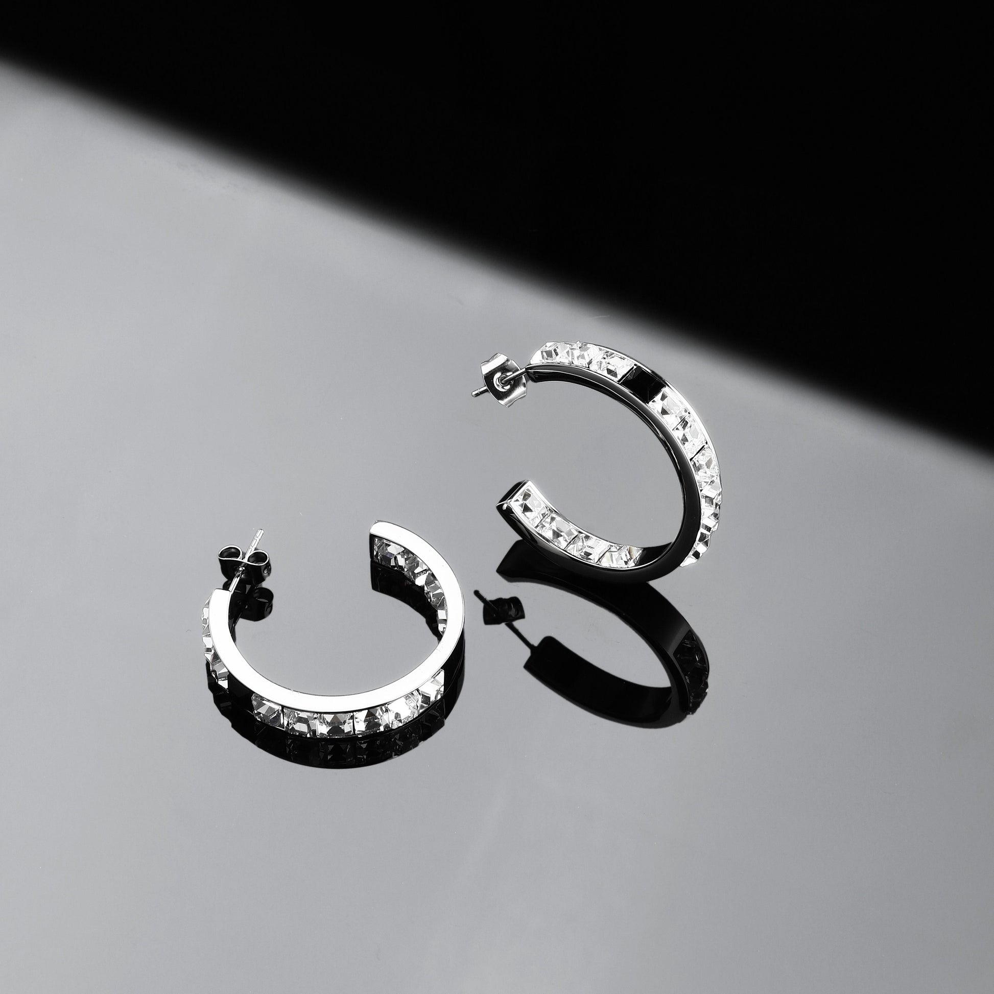Karl Lagerfeld Crystals Women's Earrings KLAYC36