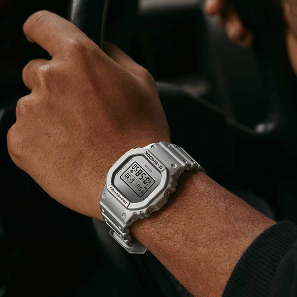 Orologio Casio G-SHOCK DW-5600FF-8ER Forgotten Future Argento