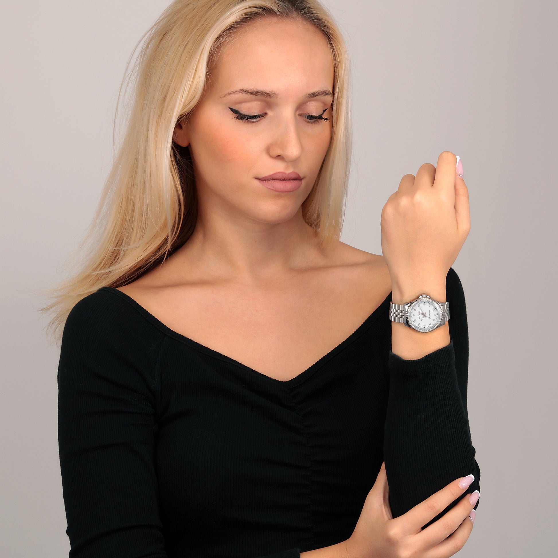 Sector 230 Women's Watch R3253161538