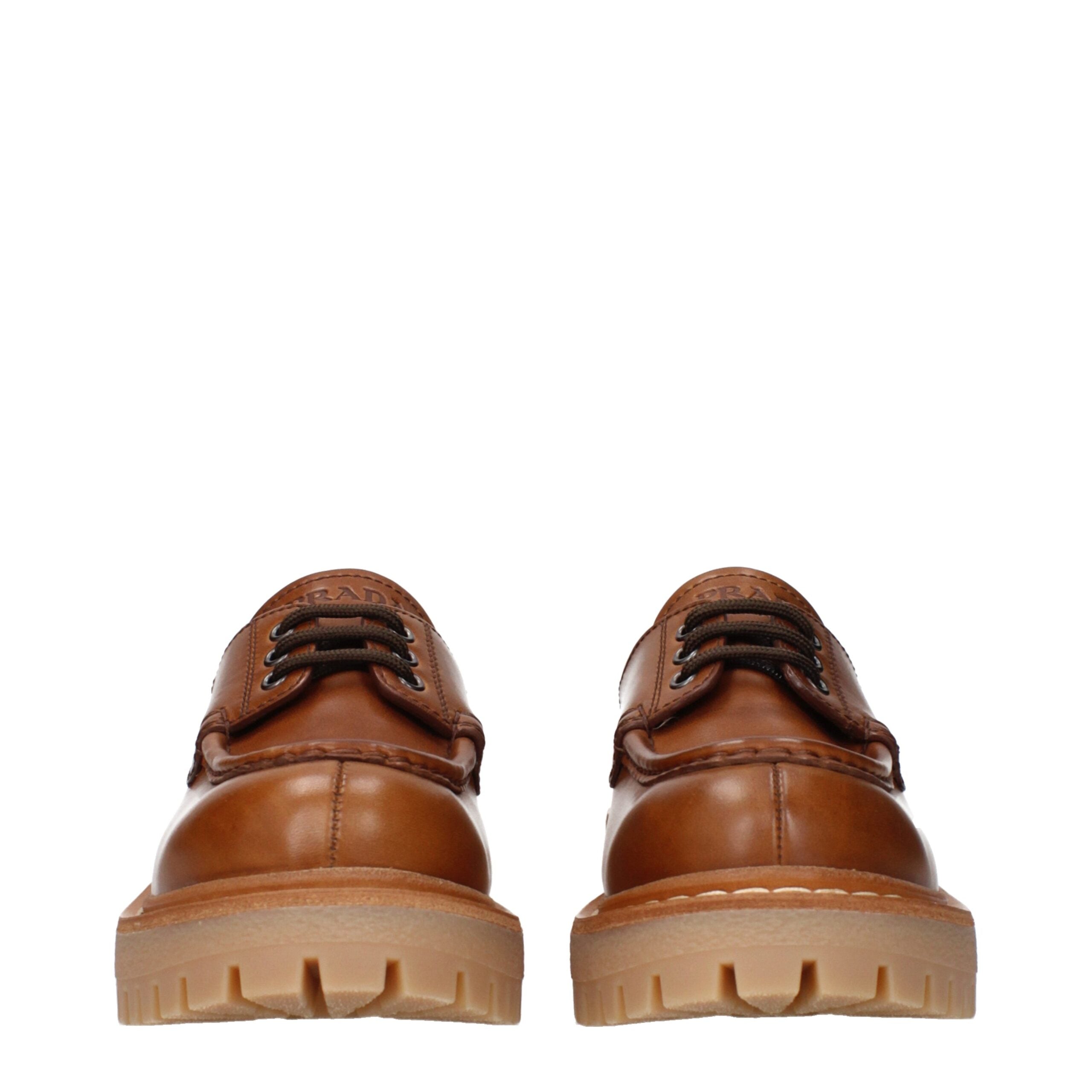 Prada Derby Marrone in Pelle con Logo e Effetto Vintage