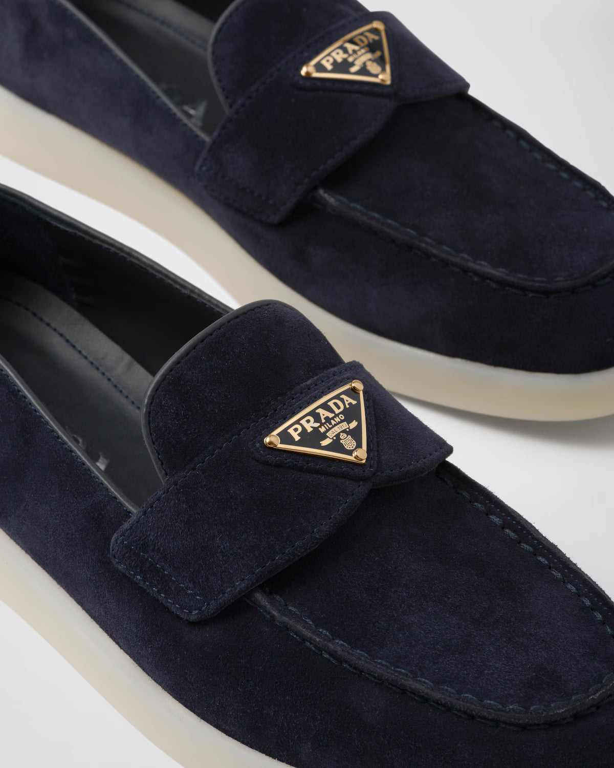 Prada Mocassini Blu in Camoscio con Logo Triangolo Iconico