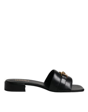 Sandali Slide Versace in Pelle Nera, Tacco Alto, Placca Logo Gold