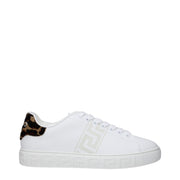 Sneakers Low Top Versace in Pelle Bianca, Multi-Logo e Tacco 5.5cm