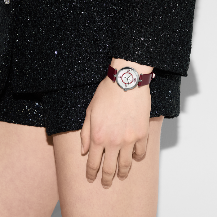 Gucci Watch Model 2000 YA167508 Red Leather Silver Guilloché Dial